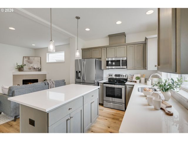 1043 N FAIRHOPE Pl, Ridgefield, WA 98642
