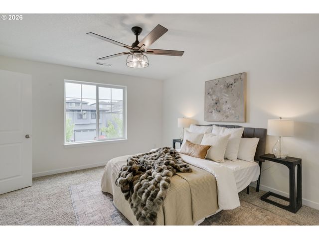 1043 N FAIRHOPE Pl, Ridgefield, WA 98642