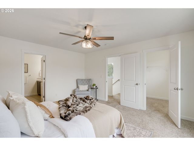 1043 N FAIRHOPE Pl, Ridgefield, WA 98642