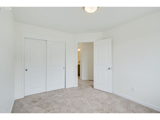 1043 N FAIRHOPE Pl, Ridgefield, WA 98642
