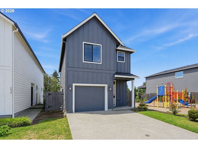 1043 N FAIRHOPE Pl, Ridgefield, WA 98642
