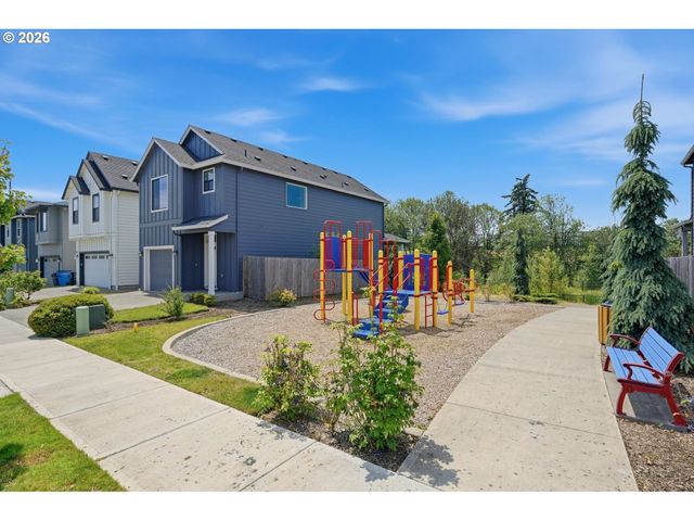 1043 N FAIRHOPE Pl, Ridgefield, WA 98642