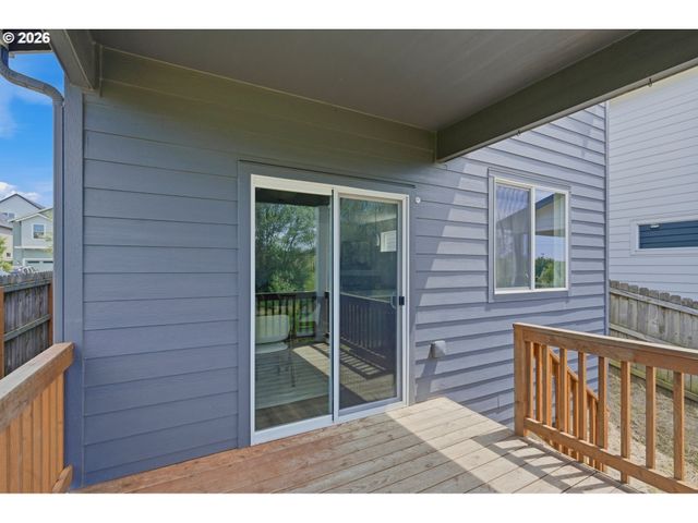 1043 N FAIRHOPE Pl, Ridgefield, WA 98642
