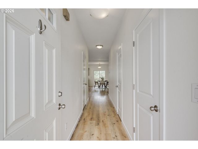 1043 N FAIRHOPE Pl, Ridgefield, WA 98642