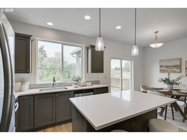 1043 N FAIRHOPE Pl, Ridgefield, WA 98642