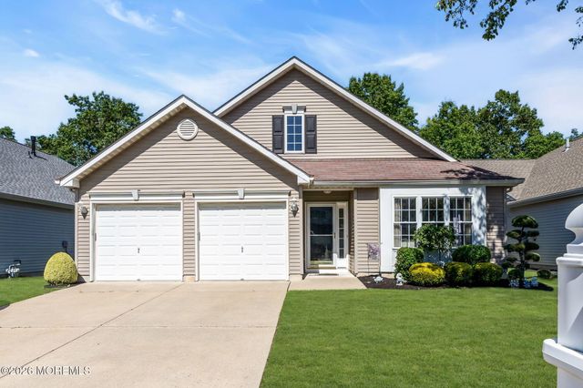 55 Cypress Point Lane, Jackson, NJ 08527