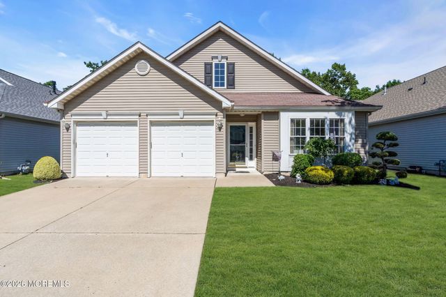 55 Cypress Point Lane, Jackson, NJ 08527
