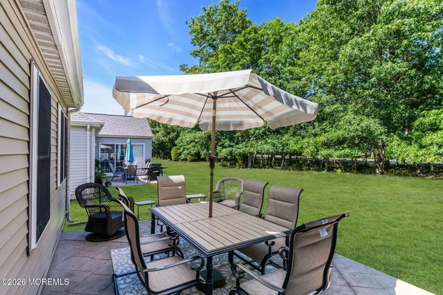 55 Cypress Point Lane, Jackson, NJ 08527
