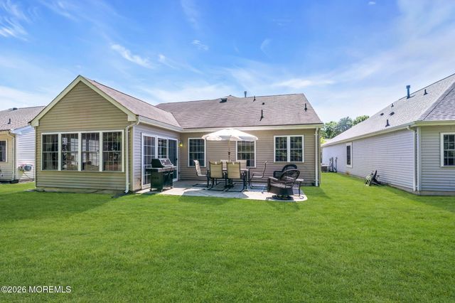 55 Cypress Point Lane, Jackson, NJ 08527