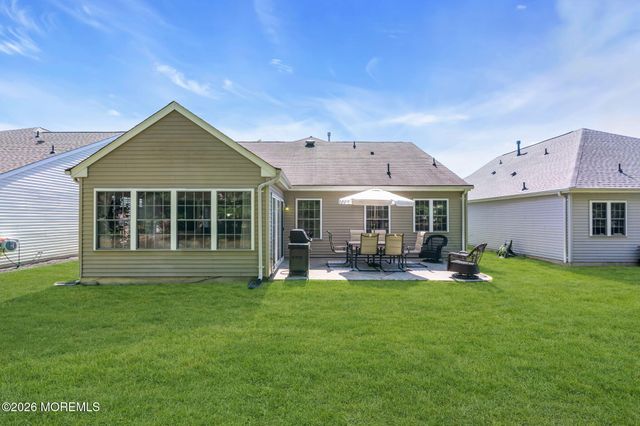55 Cypress Point Lane, Jackson, NJ 08527