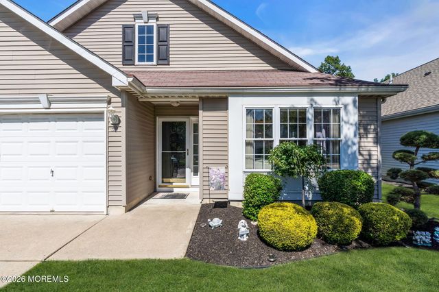 55 Cypress Point Lane, Jackson, NJ 08527