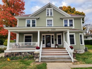 205 Maumee Street, Jonesville, MI 49250