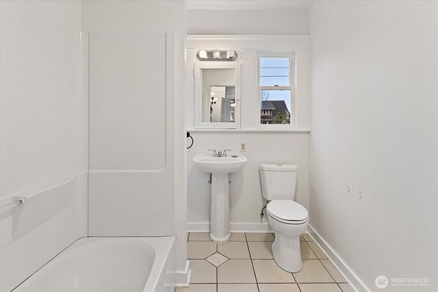 121 Van Scoyoc Avenue SW, Orting, WA 98360