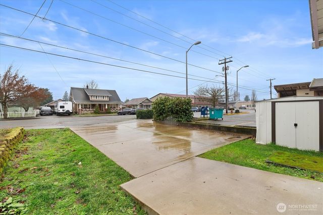 121 Van Scoyoc Avenue SW, Orting, WA 98360