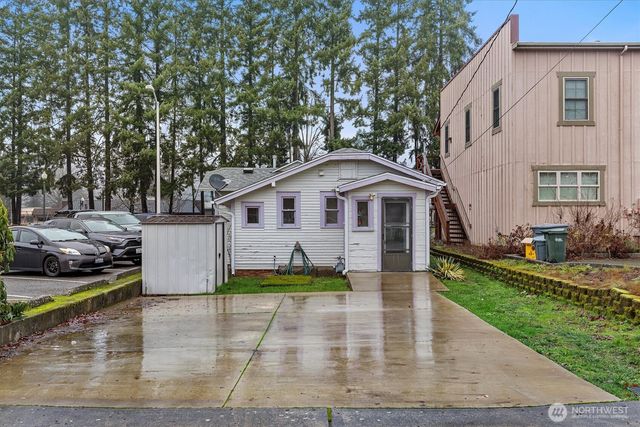 121 Van Scoyoc Avenue SW, Orting, WA 98360