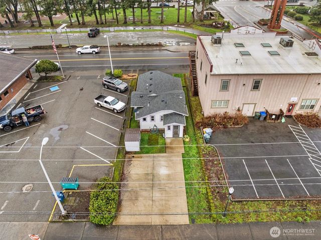 121 Van Scoyoc Avenue SW, Orting, WA 98360