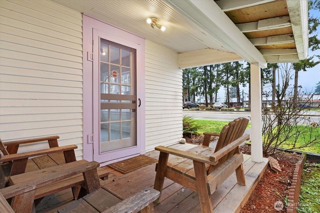 121 Van Scoyoc Avenue SW, Orting, WA 98360