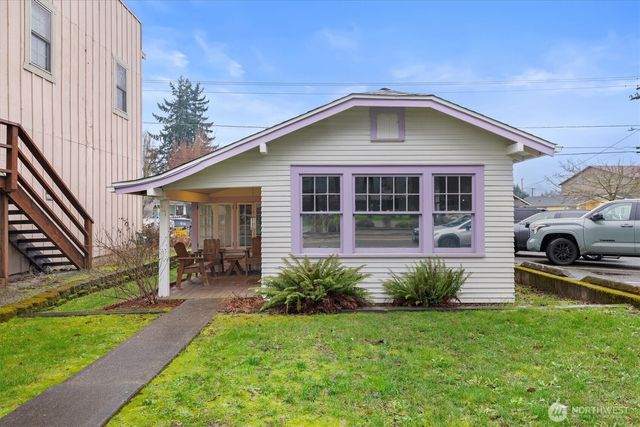 121 Van Scoyoc Avenue SW, Orting, WA 98360