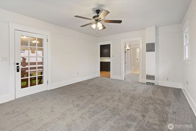 121 Van Scoyoc Avenue SW, Orting, WA 98360