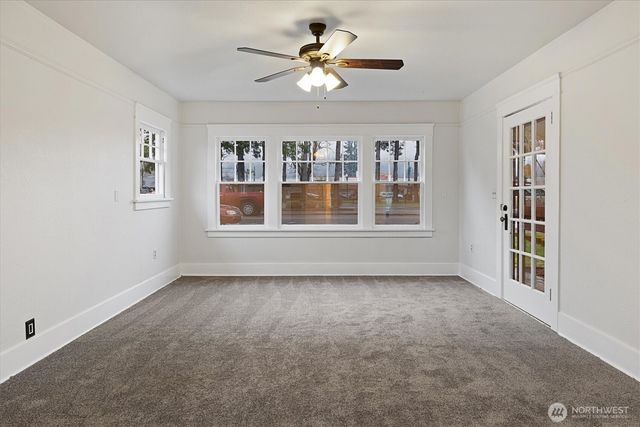 121 Van Scoyoc Avenue SW, Orting, WA 98360