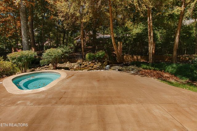 233 Baltusrol Rd, Knoxville, TN 37934