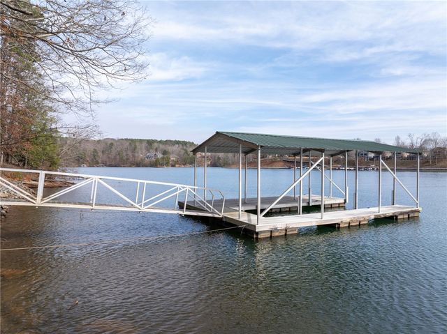 537 Peninsula Road, West Union, SC 29696