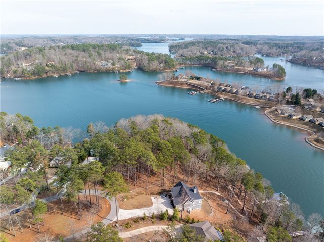 537 Peninsula Road, West Union, SC 29696