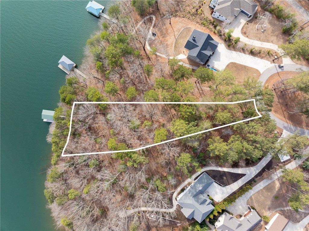 537 Peninsula Road, West Union, SC 29696