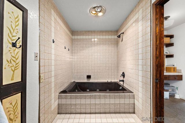 11725 Sierra Rojo Rd, Valley Center, CA 92082