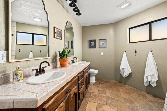 11725 Sierra Rojo Rd, Valley Center, CA 92082