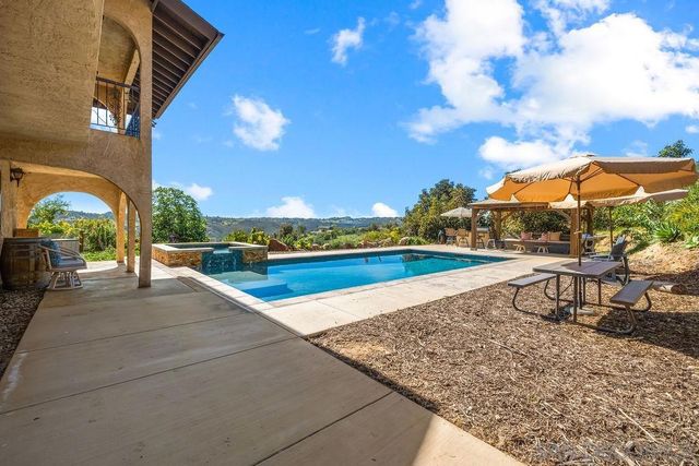 11725 Sierra Rojo Rd, Valley Center, CA 92082