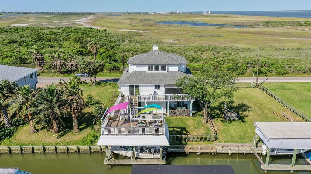 1220 103rd Street, Galveston, TX 77554