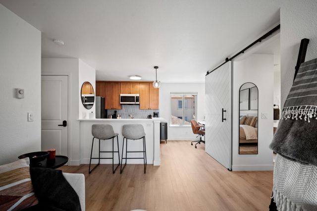 300 Glenwood Circle 308, Monterey, CA 93940