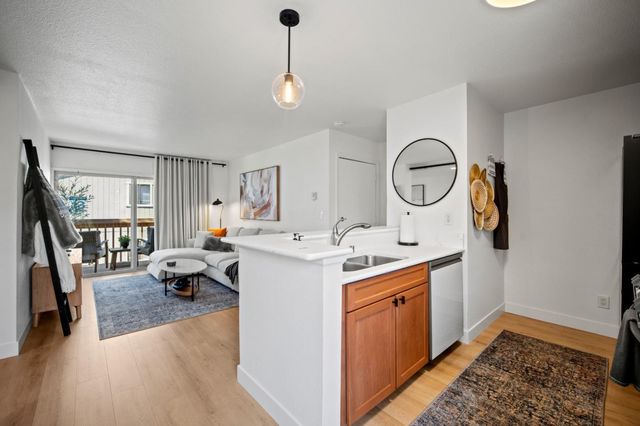 300 Glenwood Circle 308, Monterey, CA 93940