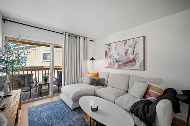 300 Glenwood Circle 308, Monterey, CA 93940