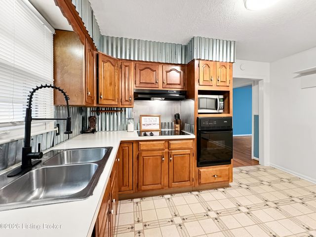 621 Reed Dr, Frankfort, KY 40601