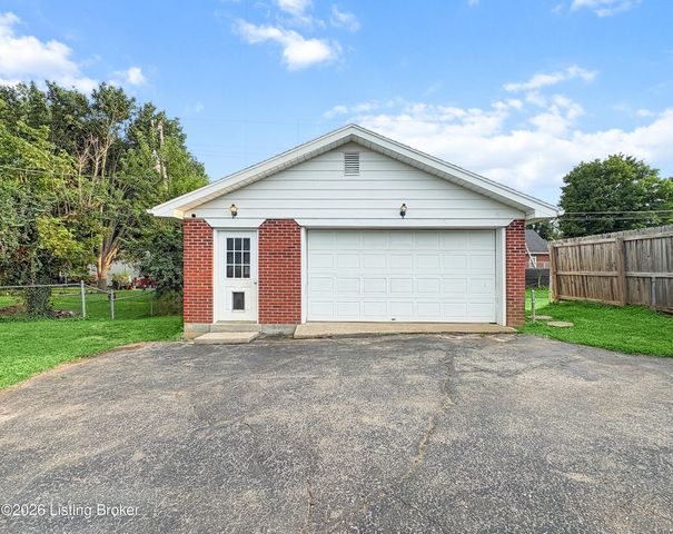 621 Reed Dr, Frankfort, KY 40601