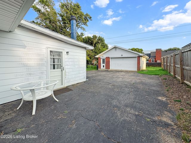 621 Reed Dr, Frankfort, KY 40601
