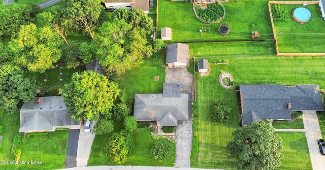 621 Reed Dr, Frankfort, KY 40601