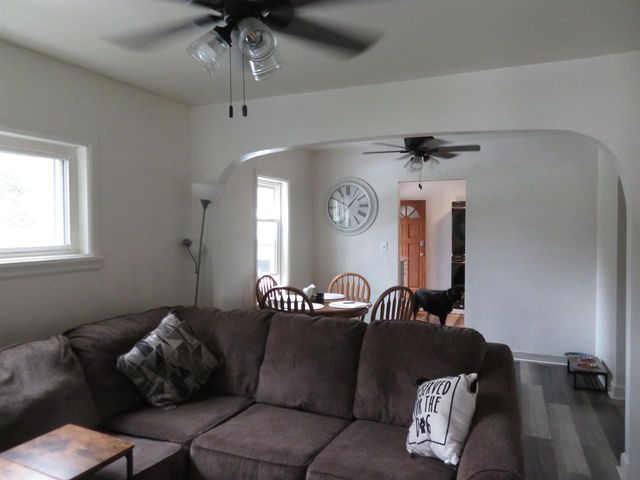 485 E STATE STREET, Iola, WI 54945