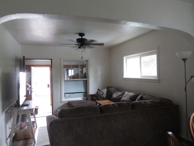 485 E STATE STREET, Iola, WI 54945