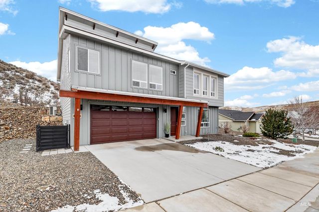 5555 W Dalcross Drive, Boise, ID 83714