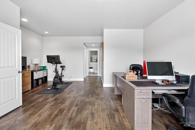 5555 W Dalcross Drive, Boise, ID 83714