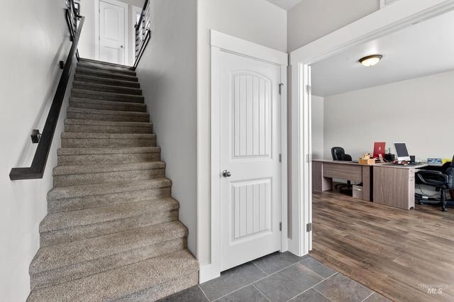 5555 W Dalcross Drive, Boise, ID 83714