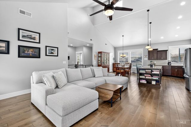 5555 W Dalcross Drive, Boise, ID 83714