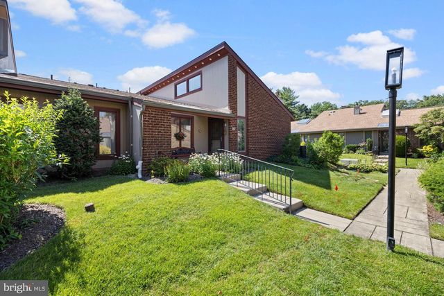 243 UXBRIDGE DR, Cherry Hill, NJ 08034