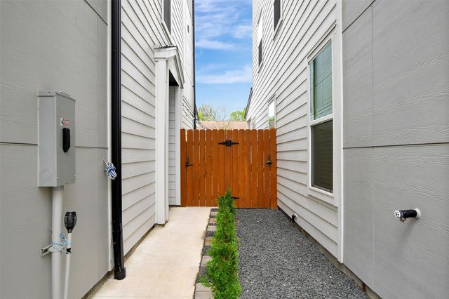 1106 Paul Quinn Street P, Houston, TX 77091