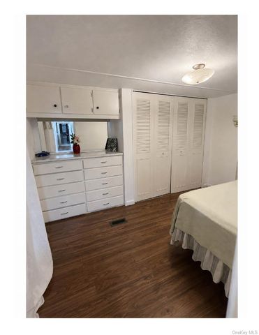 136 Quaker Rd Trailer Park, Pomona, NY 10970