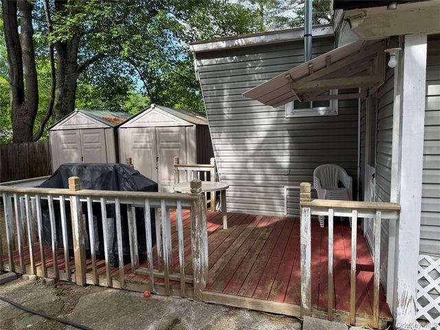 136 Quaker Rd Trailer Park, Pomona, NY 10970