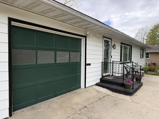 1108 Mayfair DRIVE, Janesville, WI 53545